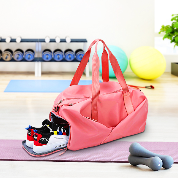 Fashionable Gym Bag with Wet Pocket
